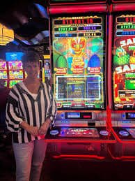 Pilihan permainan kasino maniak play termasuk blackjack, roulette dan baccarat tersedia di semua perangkat